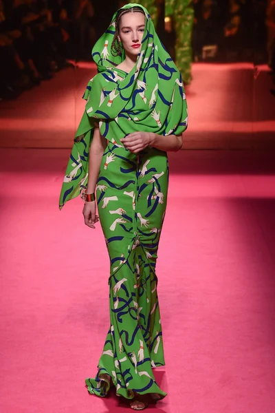 Look 17
